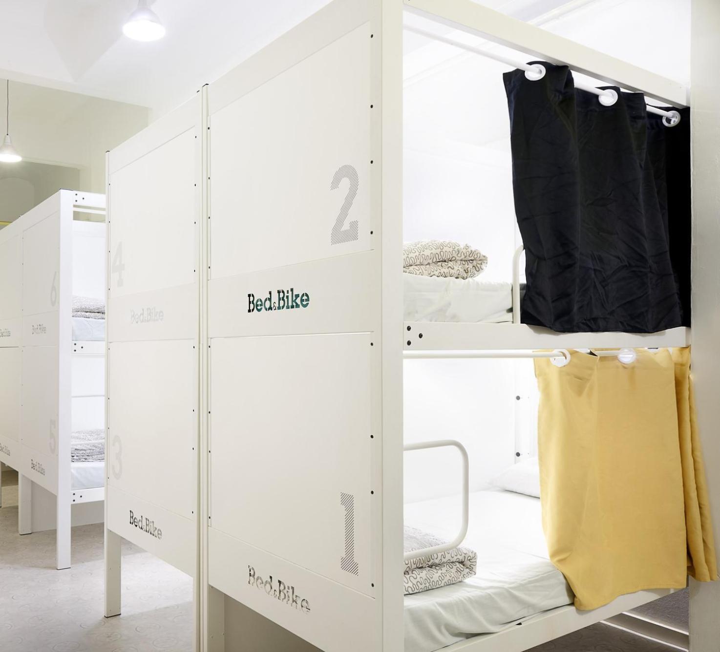 Bed & Bike Barcelona Vandrehjem Eksteriør billede