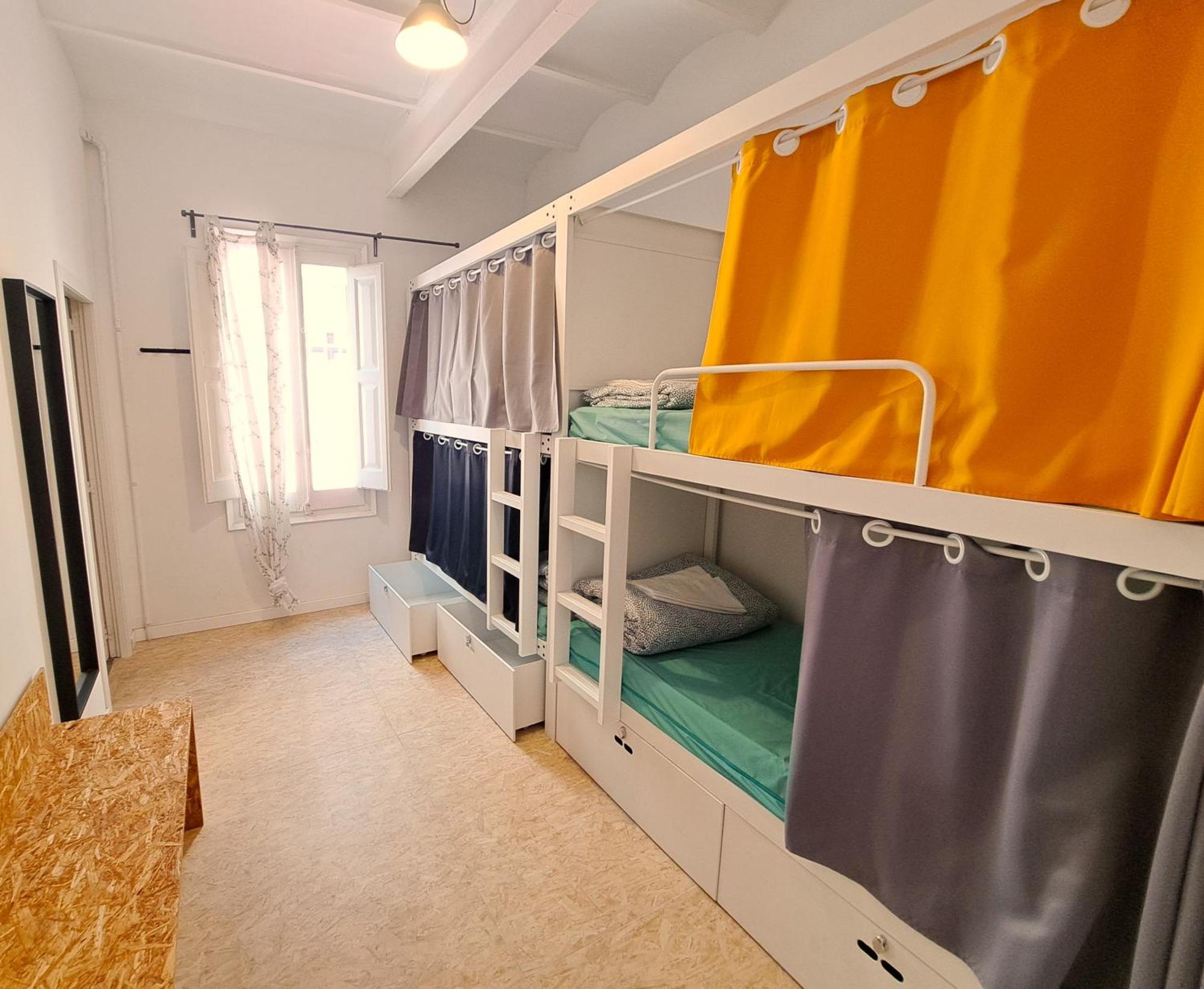 Bed & Bike Barcelona Vandrehjem Eksteriør billede