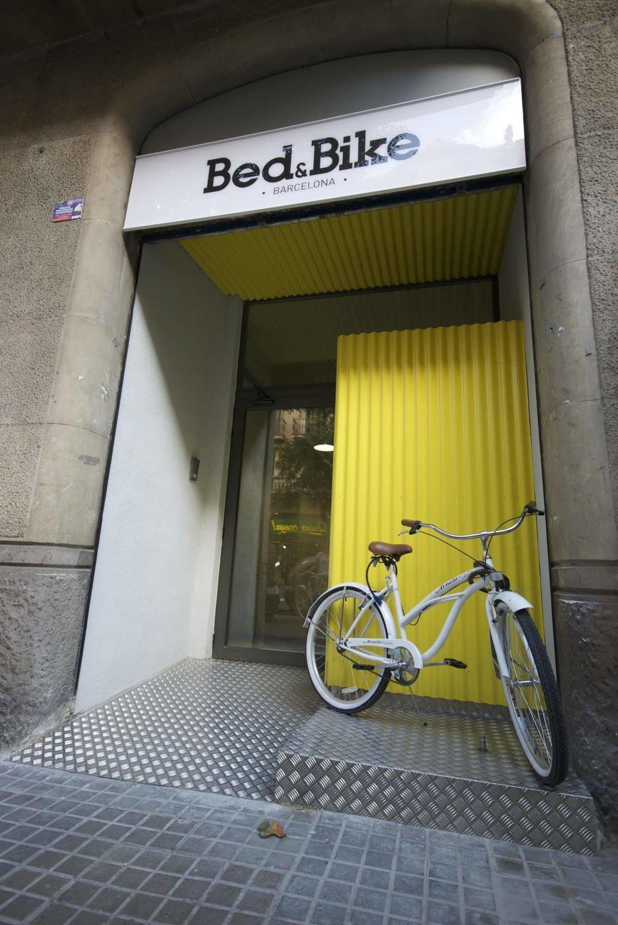 Bed & Bike Barcelona Vandrehjem Eksteriør billede