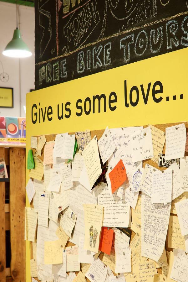 Bed & Bike Barcelona Vandrehjem Eksteriør billede
